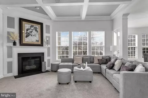 Living - 8788 Dancer Ct, Gainesville, VA 20155 photo 2 of 5