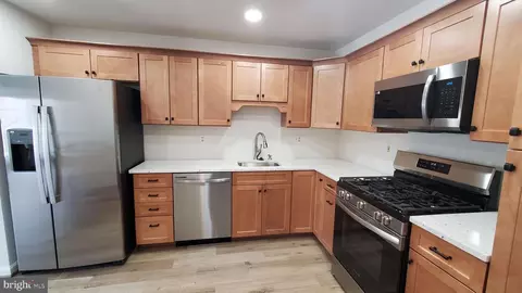 7895 Apache Ridge Ct, Manassas, VA 20109 photo 2