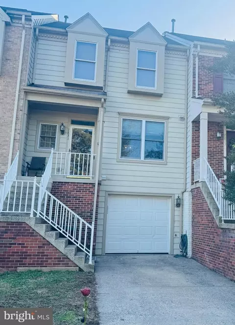 7831 Sabre Ct, Manassas, VA 20109