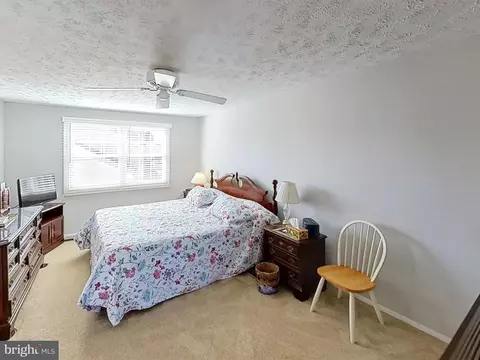 Bedroom - 9824 Nimitz Ct, Manassas, VA 20109 photo 3 of 7