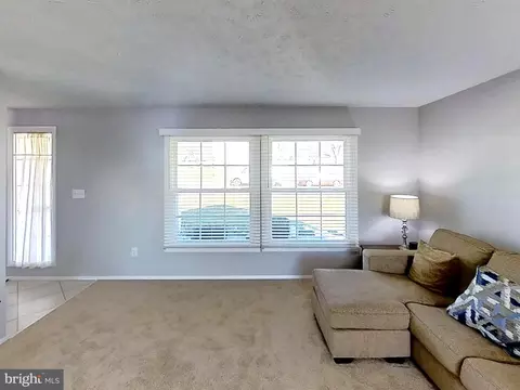 Living - 9824 Nimitz Ct, Manassas, VA 20109 photo 5 of 5