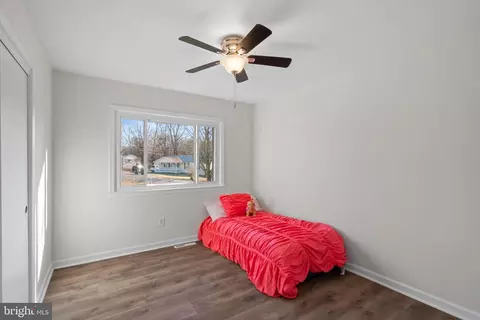 Bedroom - 8101 Spruce St, Manassas, VA 20111 photo 6 of 7