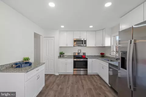Kitchen - 8101 Spruce St, Manassas, VA 20111 photo 2 of 3