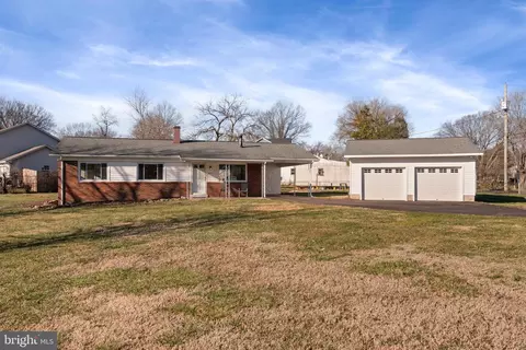 8101 Spruce St, Manassas, VA 20111