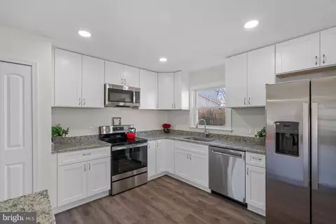 Kitchen - 8101 Spruce St, Manassas, VA 20111 photo 3 of 3
