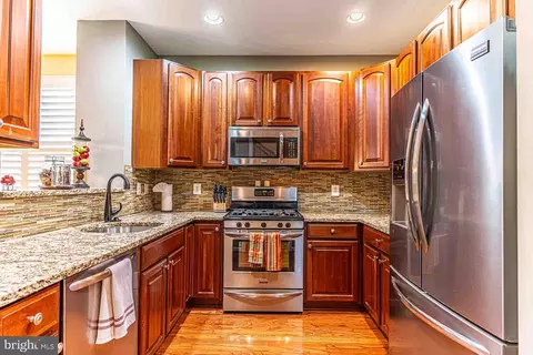 Kitchen - 6526 Box Elder Loop, Gainesville, VA 20155 photo 1 of 3