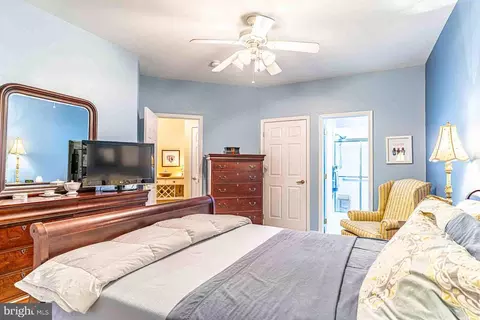 Bedroom - 6526 Box Elder Loop, Gainesville, VA 20155 photo 7 of 11