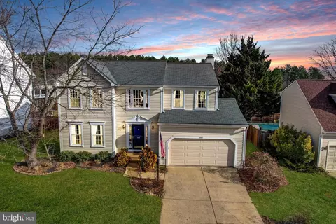 8947 Dennis Ct, Bristow, VA 20136