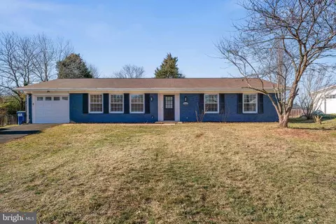 9508 Scarlet St, Manassas, VA 20110