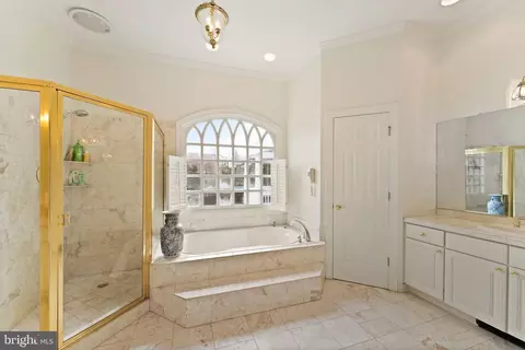 Bath - 14947 Alpine Bay Loop, Gainesville, VA 20155 photo 1 of 13