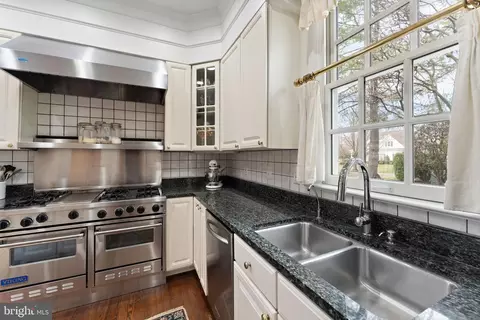 Kitchen - 14947 Alpine Bay Loop, Gainesville, VA 20155 photo 3 of 5