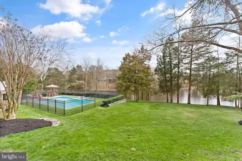 Exterior - 14947 Alpine Bay Loop, Gainesville, VA 20155 photo 26 of 31