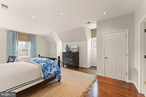 Bedroom - 14947 Alpine Bay Loop, Gainesville, VA 20155 photo 6 of 11