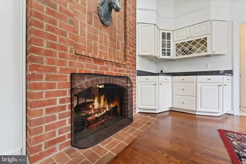 Living - 14947 Alpine Bay Loop, Gainesville, VA 20155 photo 9 of 13
