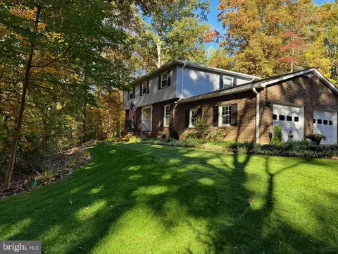 9806 Moor Green Dr, Manassas, VA 20112