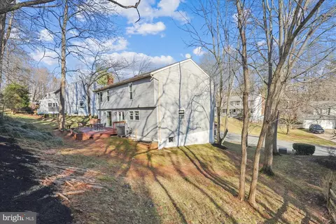 Exterior - 4598 Rincon Pl, Dumfries, VA 22025 photo 5 of 6