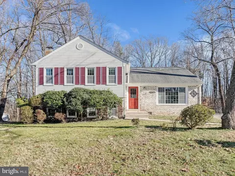 12107 Park Shore Ct, Woodbridge, VA 22192
