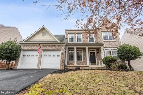 8275 Shimmering Rock Rd, Gainesville, VA 20155