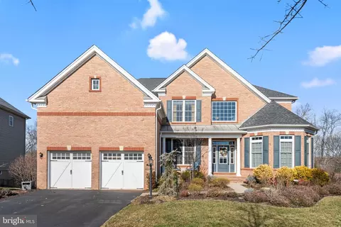 5822 Waterloo Bridge Cir, Haymarket, VA 20169