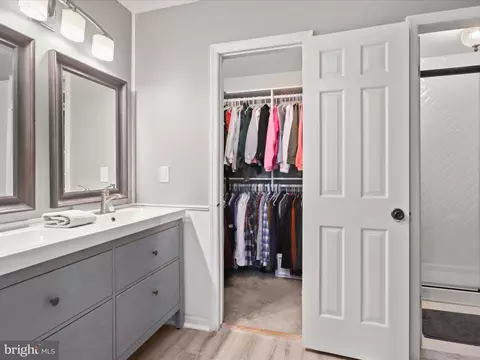 Bath - 4702 Duncan Pl, Dumfries, VA 22025 photo 2 of 5