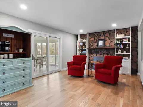 Living - 4702 Duncan Pl, Dumfries, VA 22025 photo 4 of 5