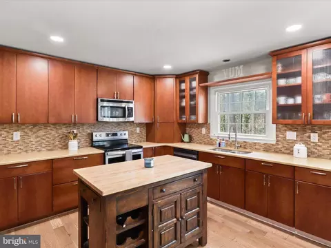 Kitchen - 4702 Duncan Pl, Dumfries, VA 22025 photo 2 of 3