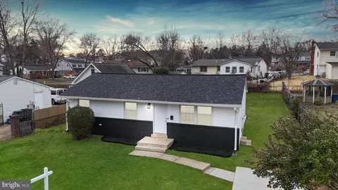 4214 Hemingway Dr, Woodbridge, VA 22193