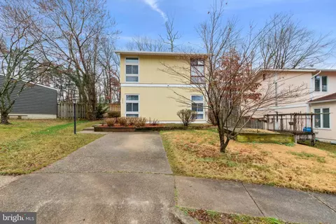 2307 Kingsbury Ln, Woodbridge, VA 22192