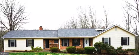10076 Fox Hound Dr, Nokesville, VA 20181