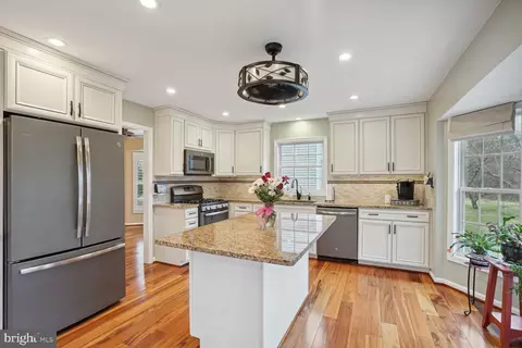 Kitchen - 8231 Crackling Fire Dr, Gainesville, VA 20155 photo 2 of 3