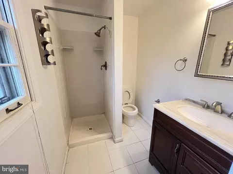 Bath - 11159 Stonebrook Dr, Manassas, VA 20112 photo 3 of 3