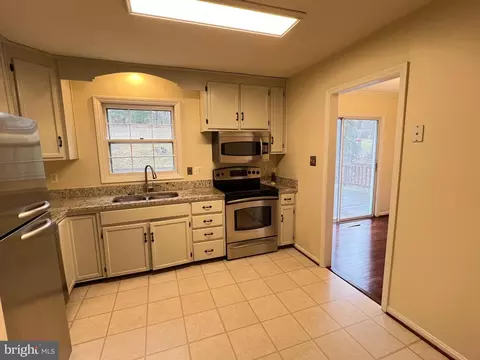 Kitchen - 11159 Stonebrook Dr, Manassas, VA 20112 photo 2 of 2