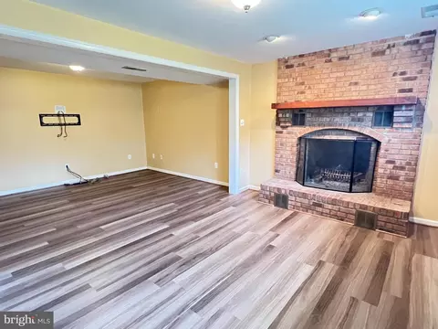 Living - 11159 Stonebrook Dr, Manassas, VA 20112 photo 2 of 5