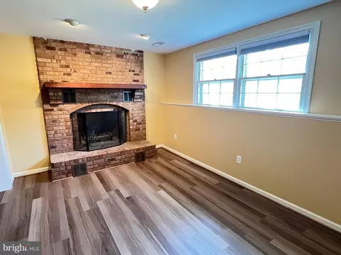 Living - 11159 Stonebrook Dr, Manassas, VA 20112 photo 3 of 5