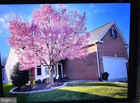 16771 Four Seasons Dr, Dumfries, VA 22025
