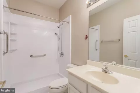 Bath - 13711 Currant Loop, Gainesville, VA 20155 photo 1 of 2