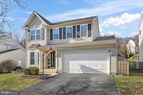 Exterior - 3722 Katie Pl, Triangle, VA 22172 photo 2 of 7