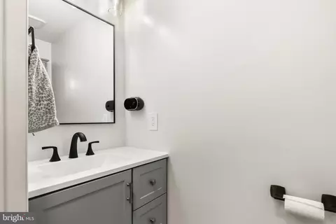 Bath - 3722 Katie Pl, Triangle, VA 22172 photo 1 of 4