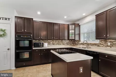 Kitchen - 3722 Katie Pl, Triangle, VA 22172 photo 1 of 5