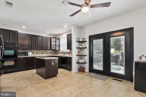 Kitchen - 3722 Katie Pl, Triangle, VA 22172 photo 5 of 5
