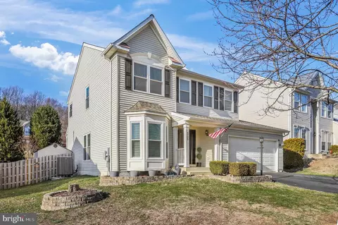 Exterior - 3722 Katie Pl, Triangle, VA 22172 photo 3 of 7