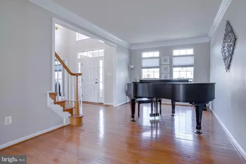 Entry Way - 12276 Scarlet Maple Dr, Gainesville, VA 20155 photo 3 of 5