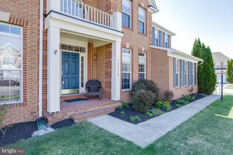 Exterior - 12276 Scarlet Maple Dr, Gainesville, VA 20155 photo 3 of 6