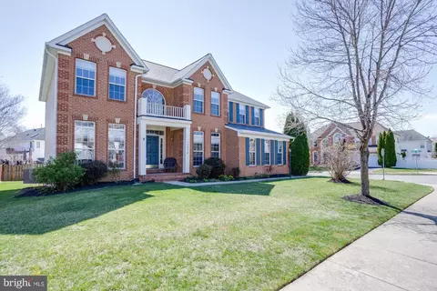 Exterior - 12276 Scarlet Maple Dr, Gainesville, VA 20155 photo 2 of 6