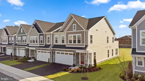 6797 Autumn Harvest Trl, Gainesville, VA 20155