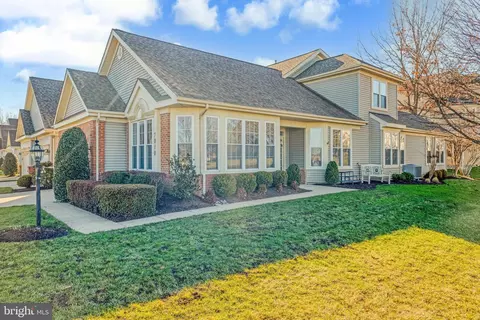 7010 Walnut Hill Dr, Gainesville, VA 20155