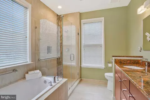 Bath - 13619 Basket Ring Ct, Gainesville, VA 20155 photo 1 of 4
