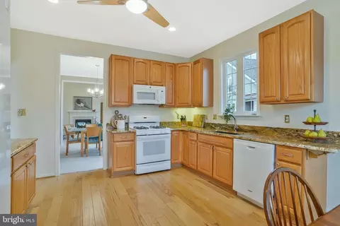 Kitchen - 13619 Basket Ring Ct, Gainesville, VA 20155 photo 2 of 6
