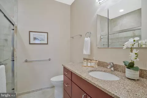 Bath - 13619 Basket Ring Ct, Gainesville, VA 20155 photo 4 of 4