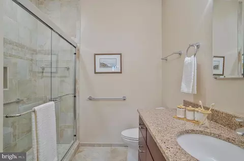 Bath - 13619 Basket Ring Ct, Gainesville, VA 20155 photo 3 of 4